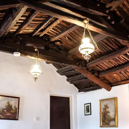 Traditional Thatched Holiday home *